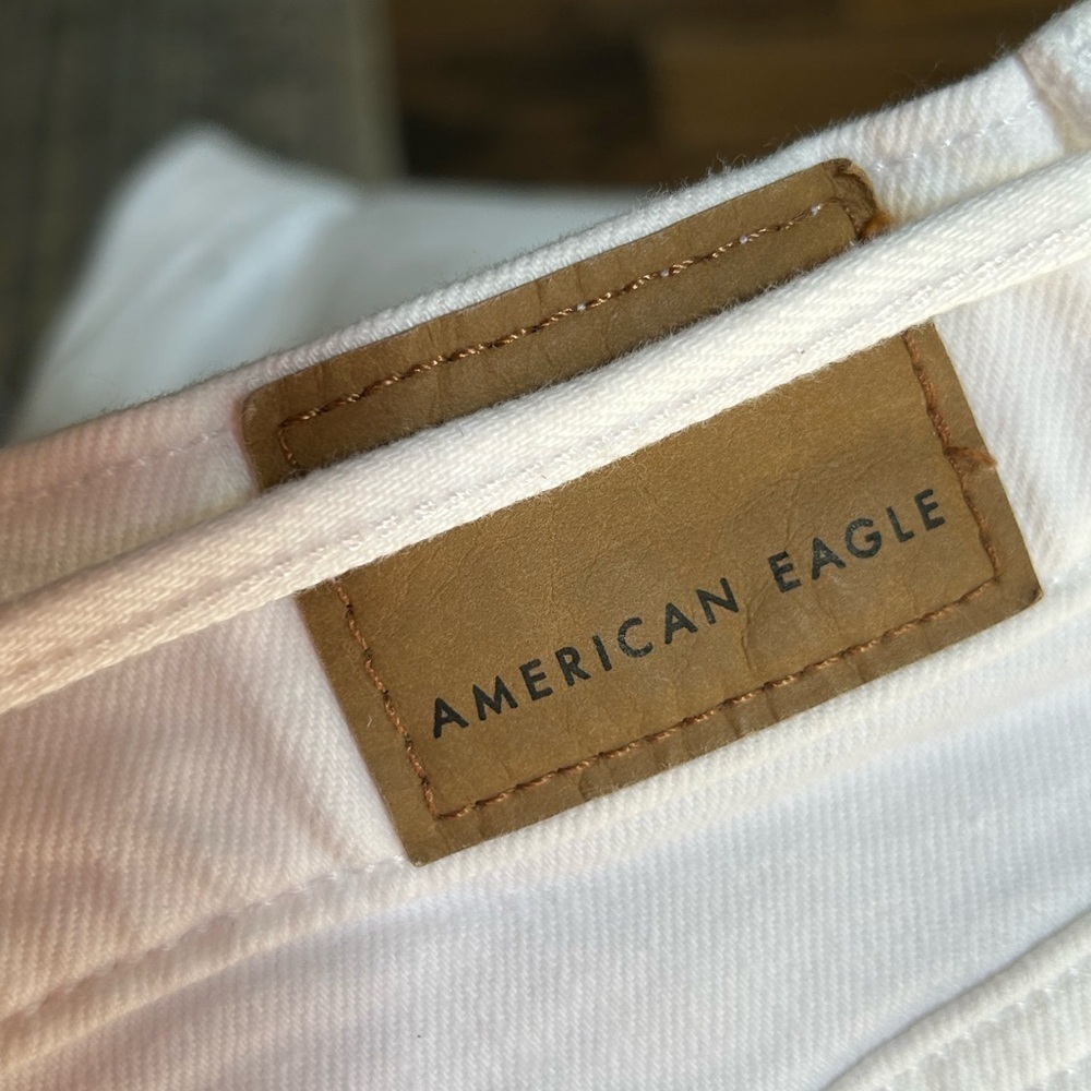 NWT AE White Mid Rise Stretch barrel jeans - Picture 6 of 12